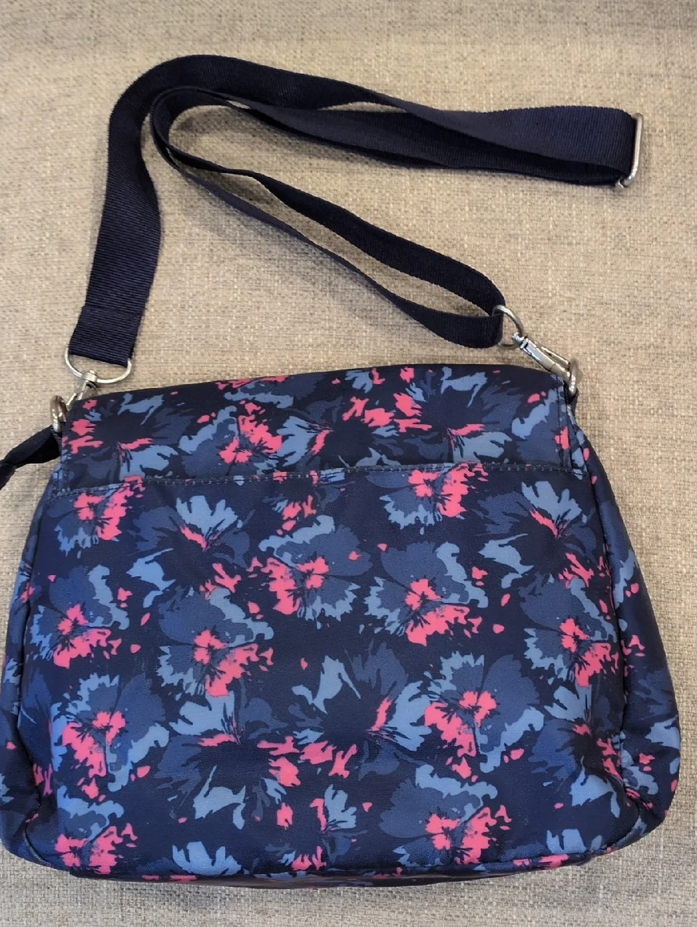 Baggallini Amanda Floral Navy Crossbody with Pink Accents - Picture 6 of 15